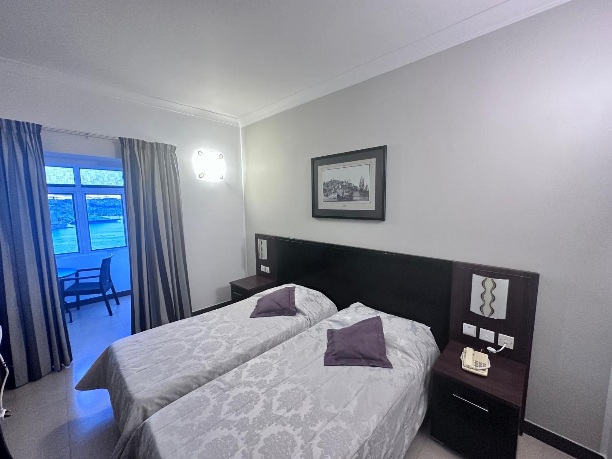 Grand Harbour Hotel Валлетта Екстер'єр фото