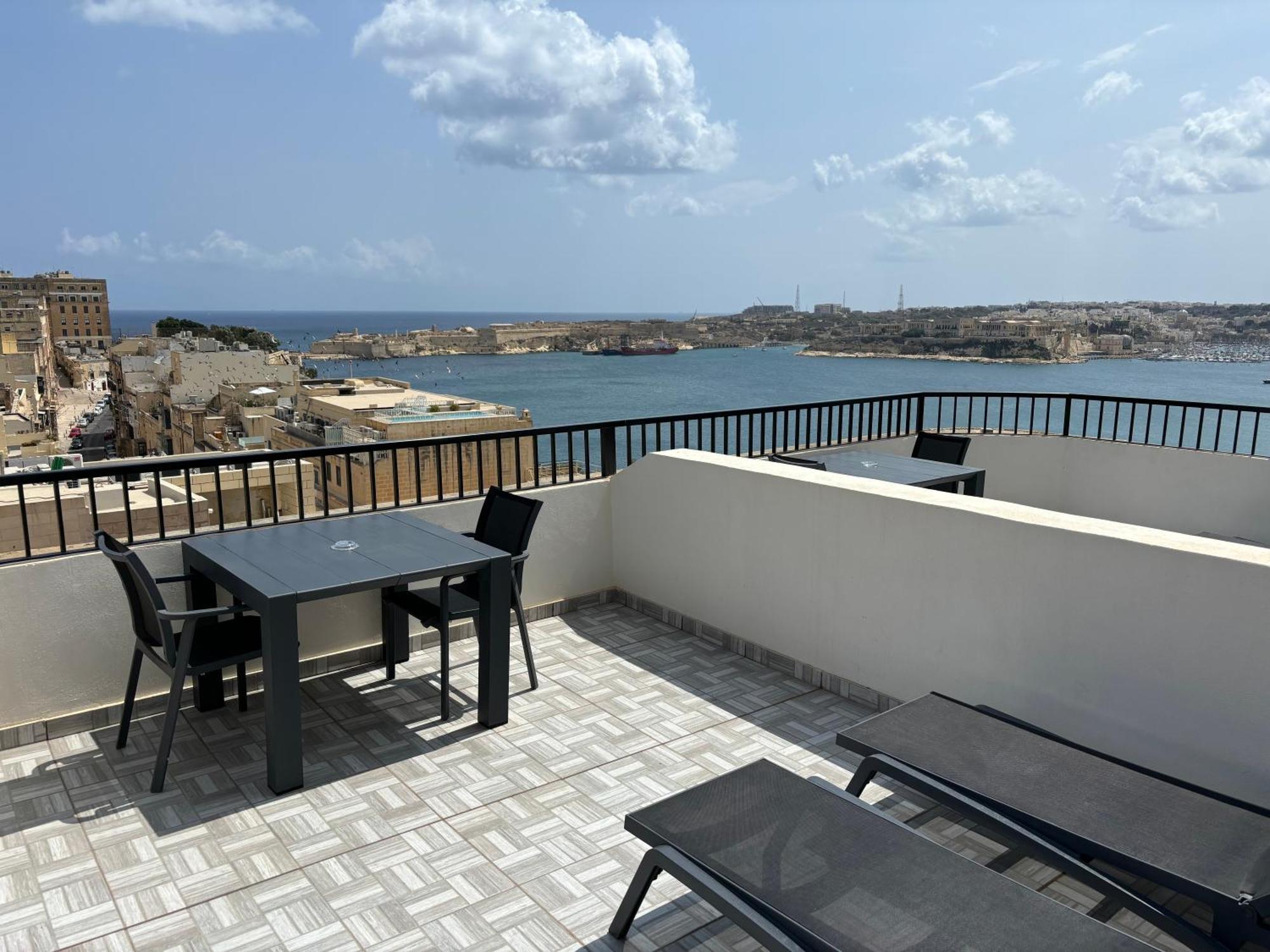 Grand Harbour Hotel Валлетта Екстер'єр фото