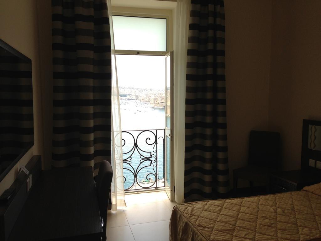 Grand Harbour Hotel Валлетта Номер фото